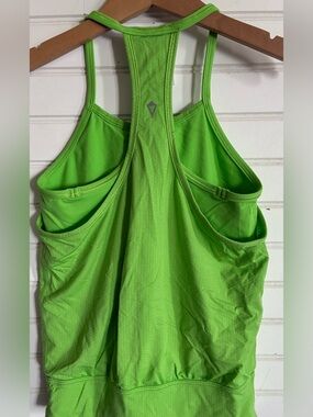 IVIVVA by LULULEMON girls size 6 Double Dutch tank top